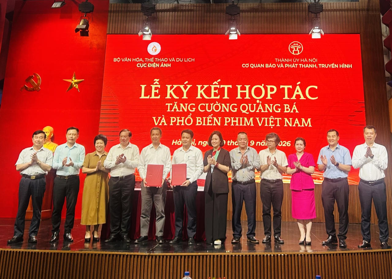 Cơ quan B&aacute;o v&agrave; ph&aacute;t thanh, truyền h&igrave;nh H&agrave; Nội đ&atilde; tổ chức Lễ k&yacute; kết Bi&ecirc;n bản ghi nhớ hợp t&aacute;c với Cục Điện ảnh - Bộ Văn h&oacute;a, Thể thao v&agrave; Du lịch (Ảnh: Th&ugrave;y Dương).