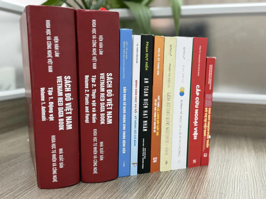 C&aacute;c t&aacute;c phẩm được lựa chọn v&agrave;o v&ograve;ng Chung khảo Giải thưởng S&aacute;ch Khoa học, C&ocirc;ng nghệ, Đổi mới s&aacute;ng tạo v&agrave; Chuyển đổi số năm 2026. (Ảnh: MST)