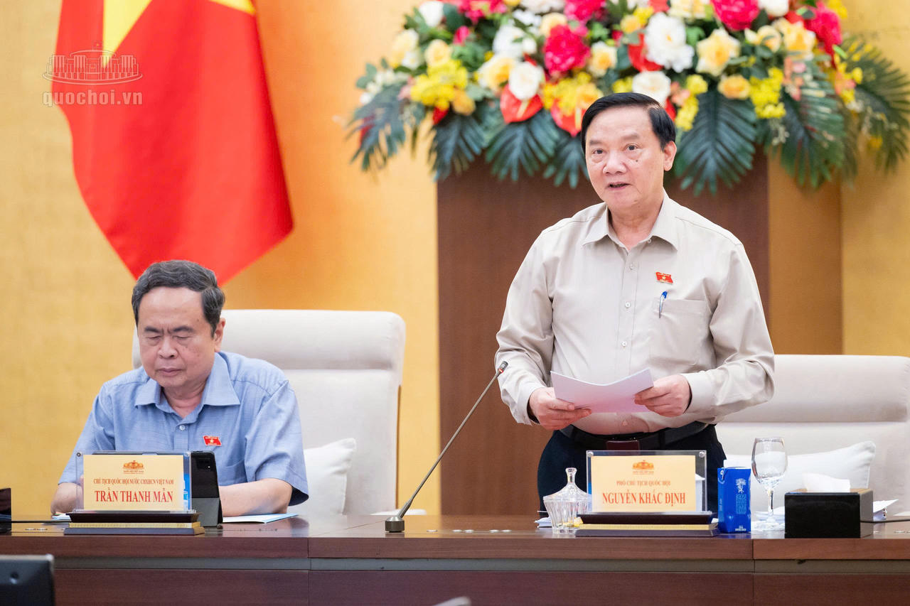 Ph&oacute; Chủ tịch Quốc hội Nguyễn Khắc Định kết luận nội dung phi&ecirc;n họp. Ảnh: Quochoi.vn