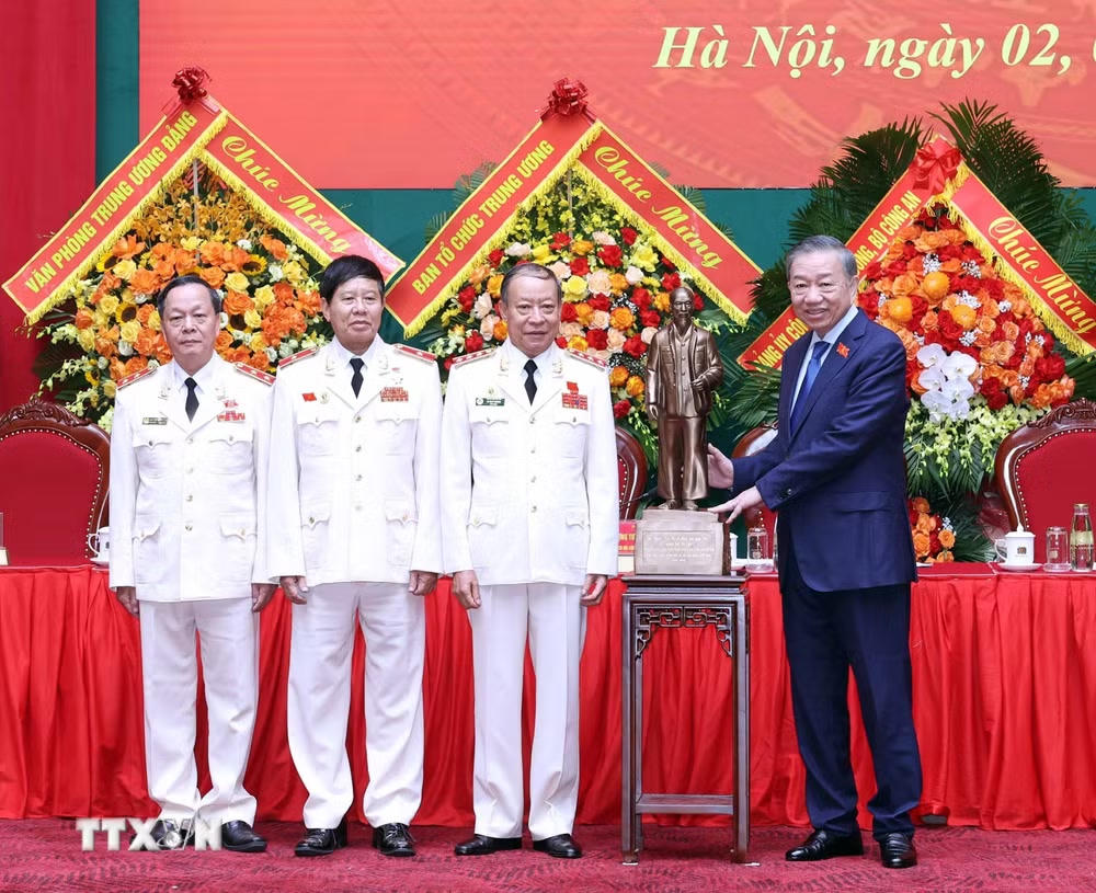 Tổng B&iacute; thư, Chủ tịch nước T&ocirc; L&acirc;m: Hội Cựu C&ocirc;ng an nh&acirc;n d&acirc;n phải thực sự trở th&agrave;nh n&ograve;ng cốt của phong tr&agrave;o bảo vệ an ninh Tổ quốc- Ảnh 2.