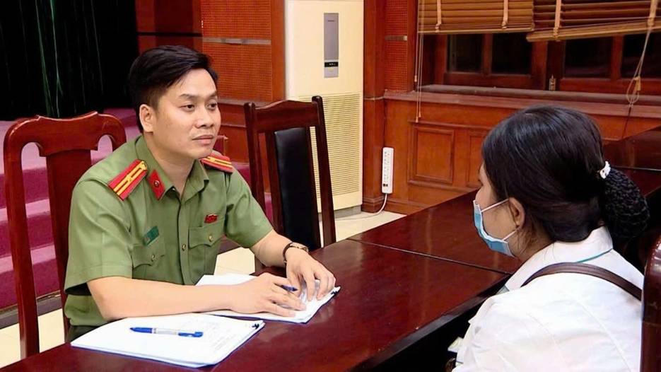 Cơ quan An ninh điều tra l&agrave;m việc với đối tượng.