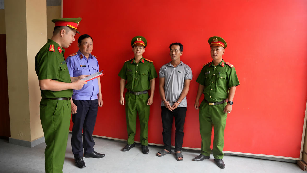 Lưu Thanh B&igrave;nh tại cơ quan điều tra. Ảnh: C&ocirc;ng an cung cấp