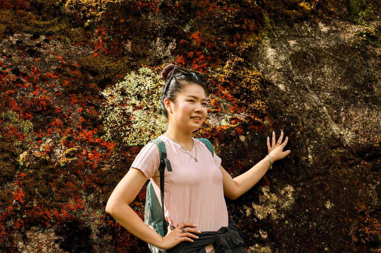 Thảo nguy&ecirc;n đẹp như ti&ecirc;n cảnh khiến ch&uacute;ng t&ocirc;i kh&ocirc;ng thể rời đi. (Ảnh: HAB)