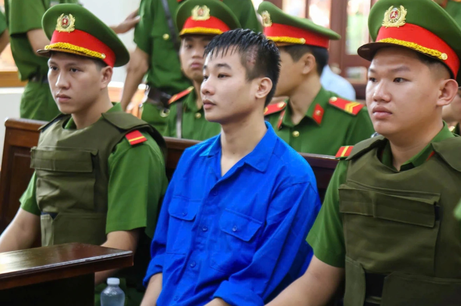Bị c&aacute;o Nguyễn Đức Anh bị c&aacute;o buộc s&aacute;t hại 4 người (Ảnh: Phước Tuần).