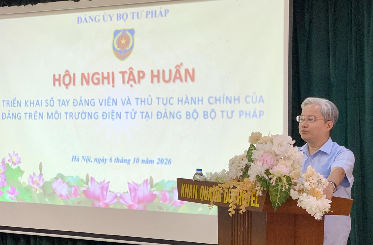 Ph&oacute; B&iacute; thư chuy&ecirc;n tr&aacute;ch Đảng ủy Bộ Tư ph&aacute;p Nguyễn Quang Th&aacute;i ph&aacute;t biểu.