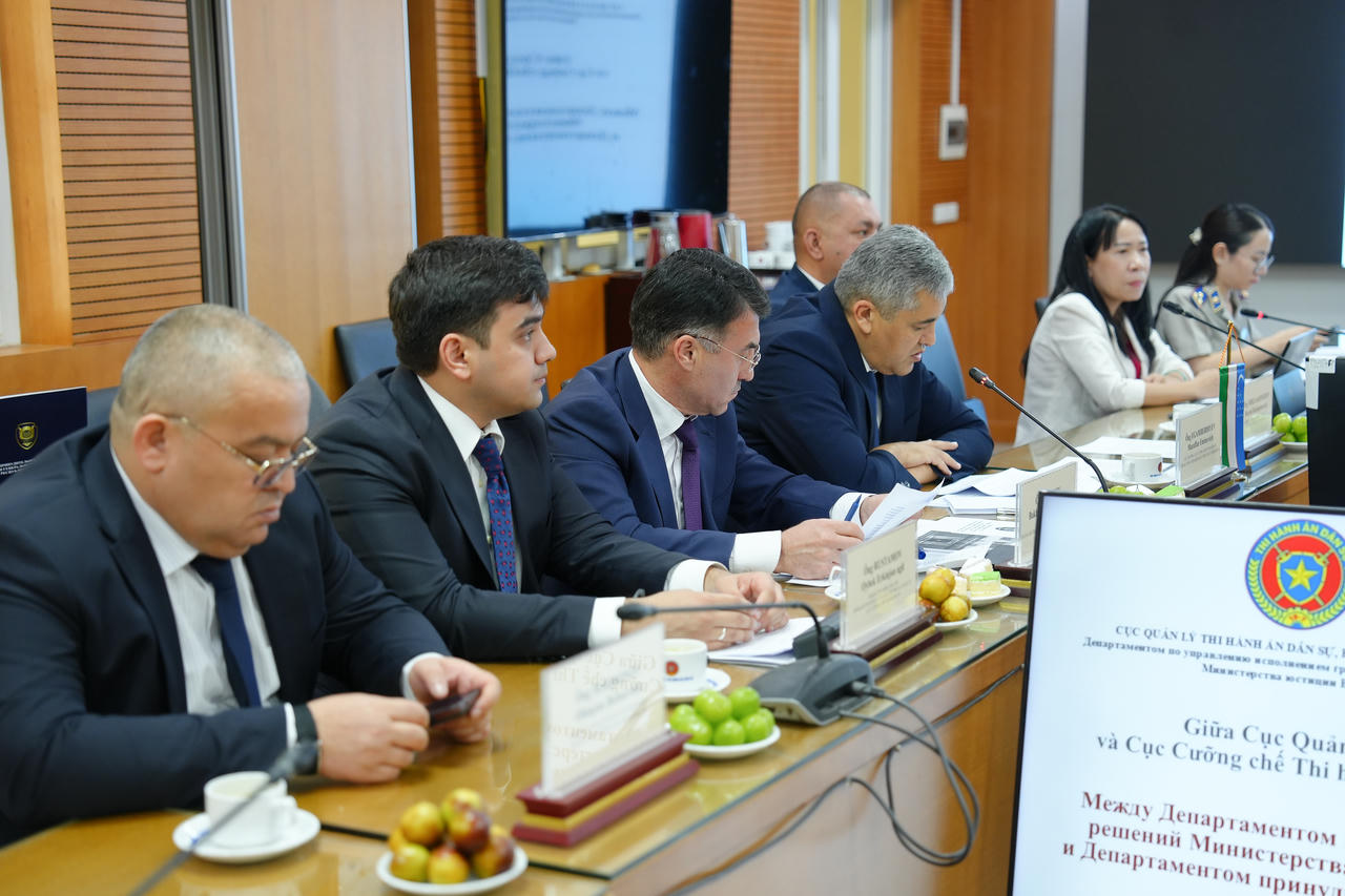 Việt Nam – Uzbekistan: Chia sẻ kinh nghiệm, thúc đẩy chuyển đổi số trong thi hành án dân sự