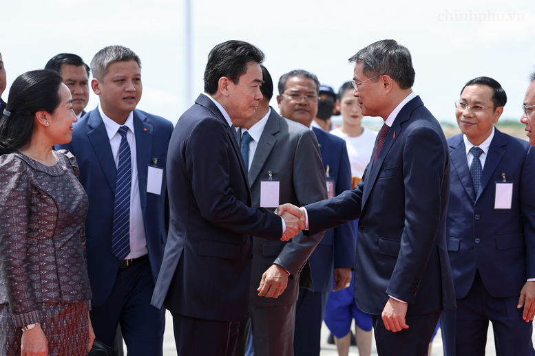 Thủ tướng L&ecirc; Minh Hưng tới Phnom Penh, bắt đầu chuyến thăm ch&iacute;nh thức Campuchia- Ảnh 3.