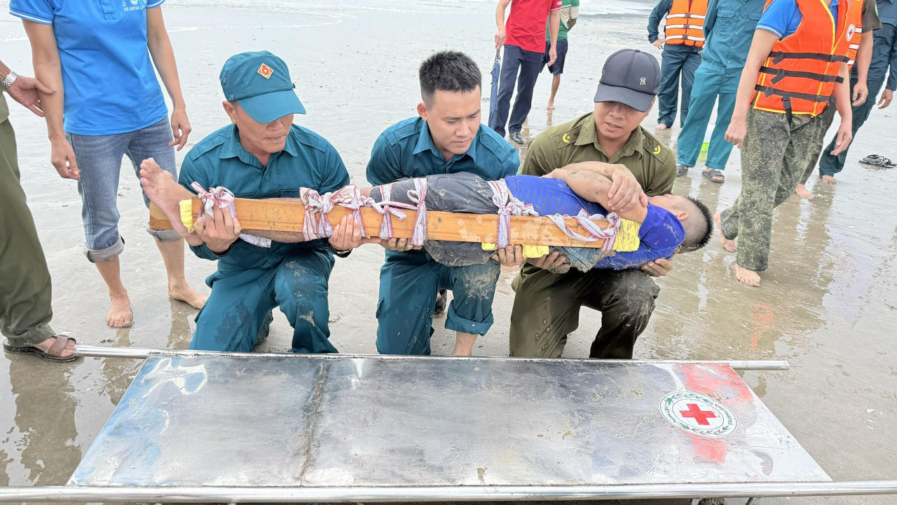 Chương tr&igrave;nh diễn tập ứng ph&oacute; thảm họa tại cộng đồng. (Hội Chữ thập đỏ Việt Nam)