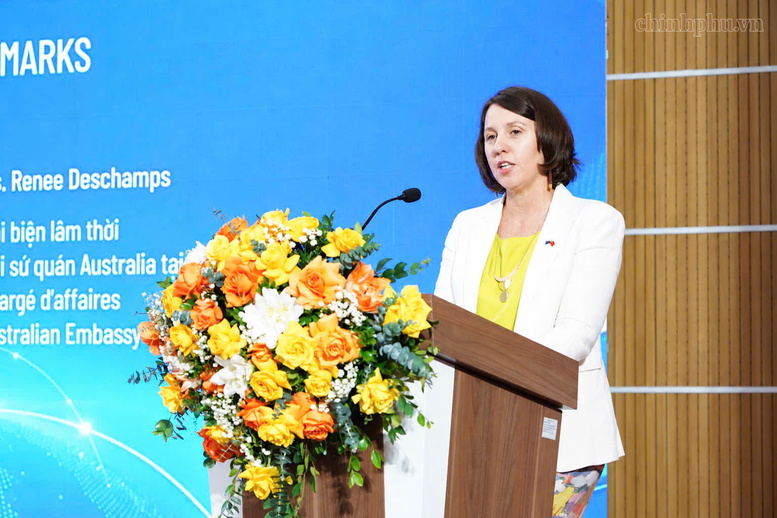 B&agrave; Renee Deschamps, Đại biện l&acirc;m thời Đại sứ qu&aacute;n Australia tại Việt Nam ph&aacute;t biểu tại Diễn đ&agrave;n. (Ảnh: MST)