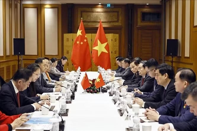 Chủ tịch Quốc hội Trần Thanh Mẫn tiếp c&aacute;c nh&acirc;n sĩ hữu nghị Trung Quốc. Ảnh: Do&atilde;n Tấn/TTXVN