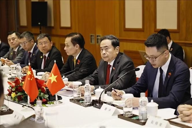 Chủ tịch Quốc hội Trần Thanh Mẫn tiếp c&aacute;c nh&acirc;n sĩ hữu nghị Trung Quốc. Ảnh: Do&atilde;n Tấn/TTXVN