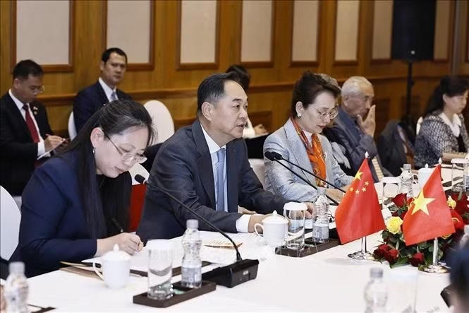 Chủ tịch Hội Hữu nghị đối ngoại nh&acirc;n d&acirc;n Trung Quốc Dương Vạn Minh ph&aacute;t biểu. Ảnh: Do&atilde;n Tấn/TTXVN