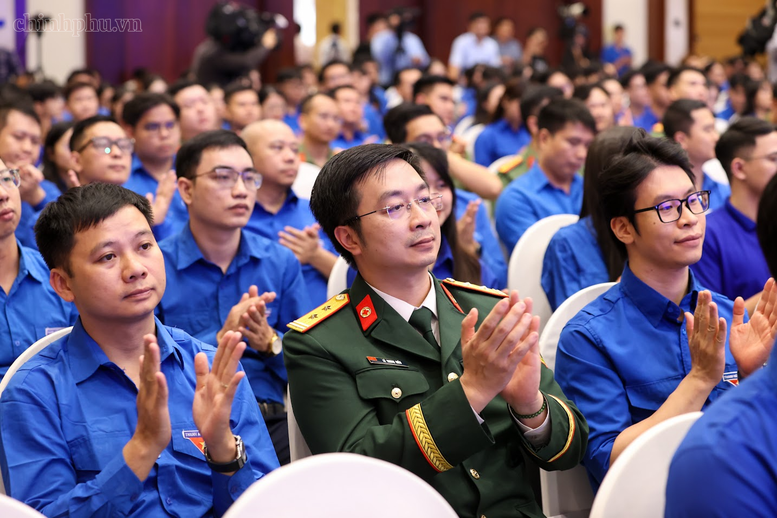 Thủ tướng L&ecirc; Minh Hưng: Cả hệ thống ch&iacute;nh trị đặt trọn niềm tin v&agrave; tạo mọi điều kiện thuận lợi nhất cho thanh ni&ecirc;n- Ảnh 7.