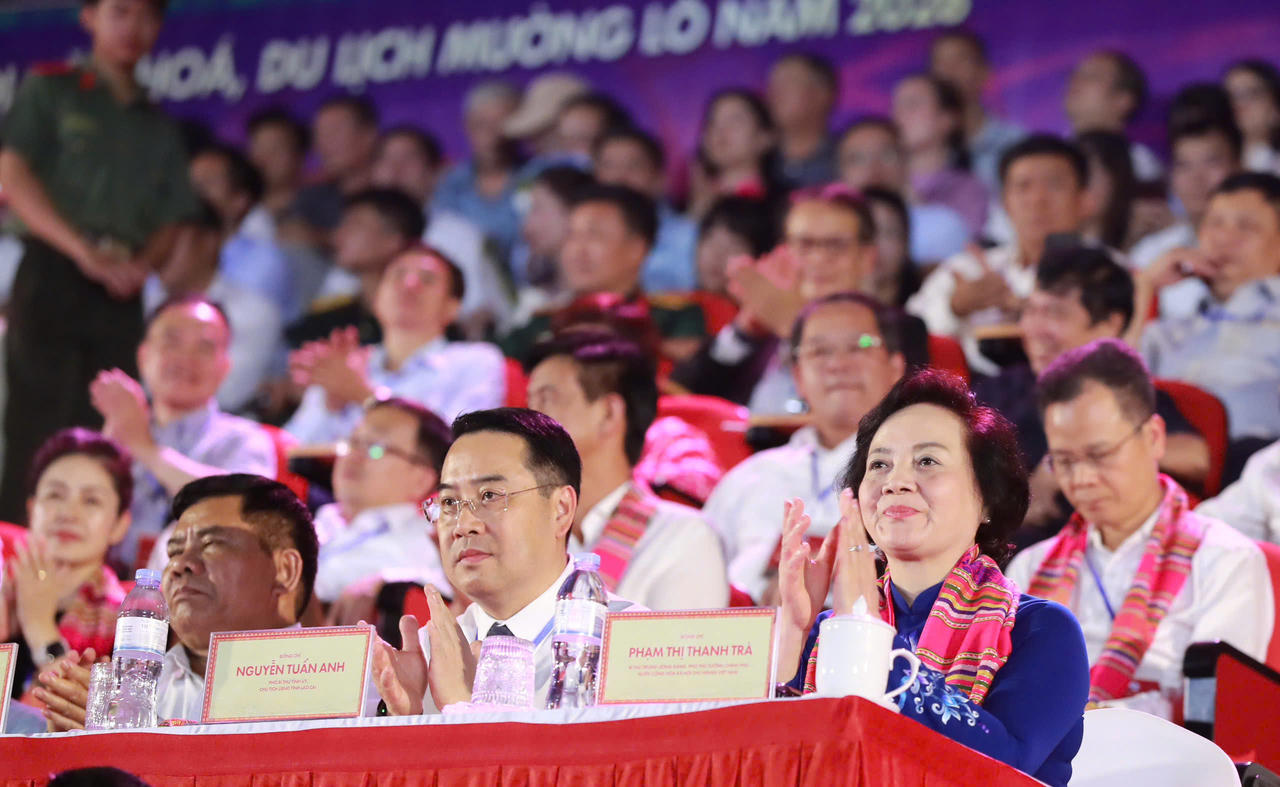 Mường L&ograve; rực s&aacute;ng đ&ecirc;m hội, lan tỏa gi&aacute; trị X&ograve;e Th&aacute;i