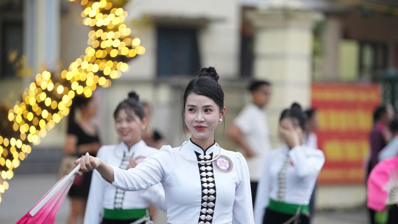 Mường L&ograve; rực s&aacute;ng đ&ecirc;m hội, lan tỏa gi&aacute; trị X&ograve;e Th&aacute;i