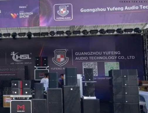 Một gian h&agrave;ng giới thiệu về &acirc;m thanh, &aacute;nh s&aacute;ng trong tổ chức sự kiện (Ảnh: HL).