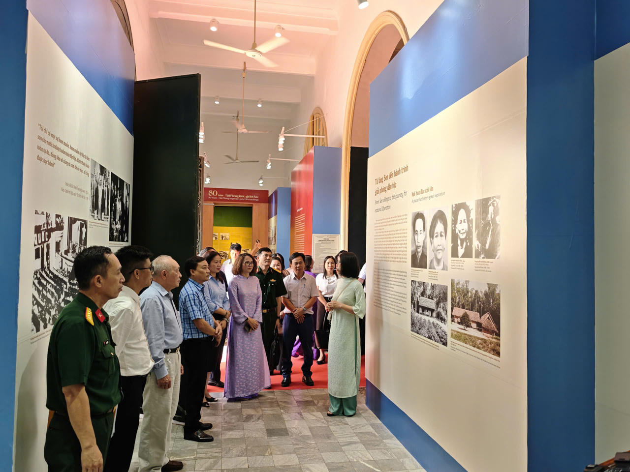 Kh&ocirc;ng gian trưng b&agrave;y chuy&ecirc;n đề '80 năm - Hải Ph&ograve;ng khắc ghi lời B&aacute;c&rdquo; tại Bảo t&agrave;ng Hải Ph&ograve;ng. (Ảnh: Đ&ocirc;ng Bắc)