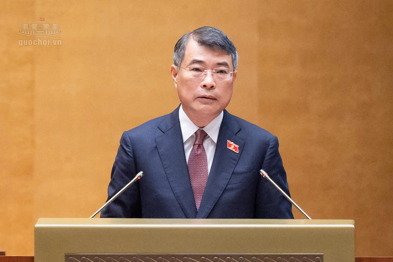 Thủ tướng cho biết, Ch&iacute;nh phủ đặt mục ti&ecirc;u phấn đấu tăng trưởng GDP từ 10% trở l&ecirc;n, gắn với giữ vững ổn định kinh tế vĩ m&ocirc;, kiểm so&aacute;t lạm ph&aacute;t v&agrave; bảo đảm c&aacute;c c&acirc;n đối lớn.