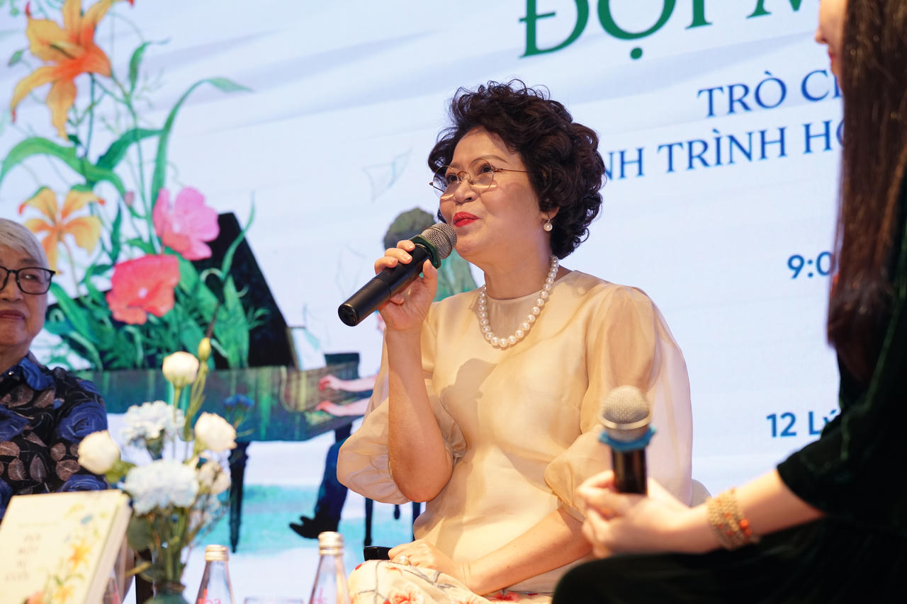 Ch&iacute;nh b&agrave; cũng nhận ra m&igrave;nh đ&atilde; &ldquo;lớn l&ecirc;n&rdquo; c&ugrave;ng ch&aacute;u (Ảnh: Hạnh Nghĩa).