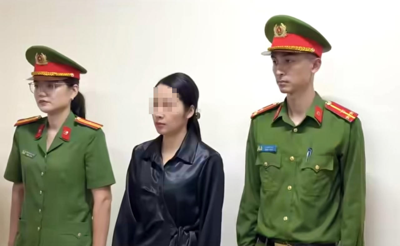 C&ocirc;ng an tỉnh L&agrave;o Cai đ&atilde; khởi tố vụ &aacute;n, khởi tố bị can đối với L&ecirc; Kim Anh về tội 'Chống người thi h&agrave;nh c&ocirc;ng vụ' (Ảnh: Q.Trang)