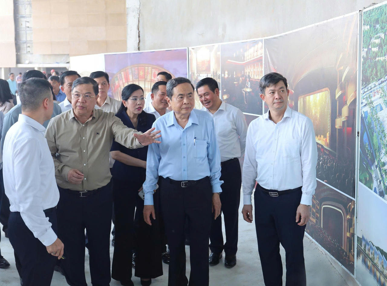 Chủ tịch Quốc hội yêu cầu đẩy nhanh tiến độ 21 dự án phục vụ APEC 2027