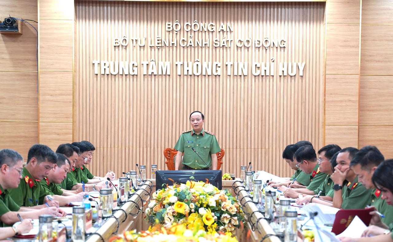 Thứ trưởng Bộ C&ocirc;ng  an Đặng Hồng Đức thăm v&agrave; l&agrave;m việc với Bộ Tư lệnh Cảnh s&aacute;t cơ động ng&agrave;y 1/10/2026. (Ảnh: Bocongan.gov.vn)