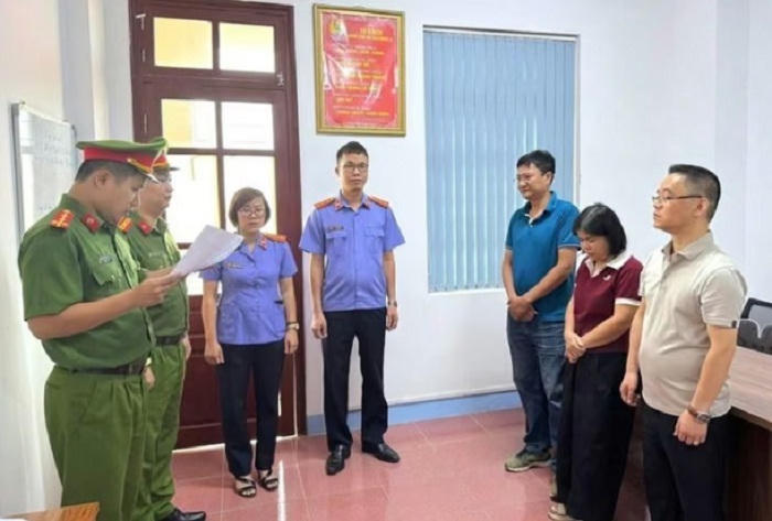 Khởi tố 3 c&aacute;n bộ đất đai tại Lạng Sơn v&igrave; thiếu tr&aacute;ch nhiệm.
