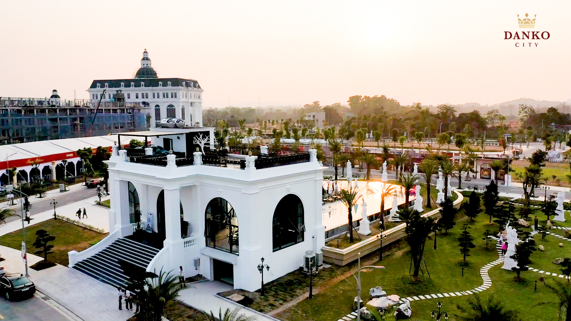 Giới thượng lưu và xu hướng sông tận hưởng "nhà là resort"
