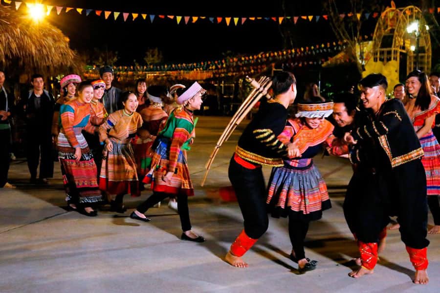 Người Mông vui Tết Độc lập trên cao nguyên