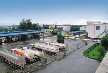 Không thiếu nguồn cung xăng dầu, vì sao nhiều cửa hàng vẫn ngừng bán?