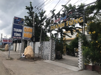 BÌNH THUẬN: Tranh luận vụ chủ quán karaoke gọi người đến chém khách