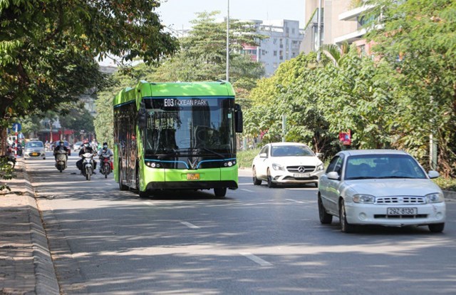 Đến năm 2050, 100% xe buýt, xe taxi sử dụng điện, năng lượng xanh.