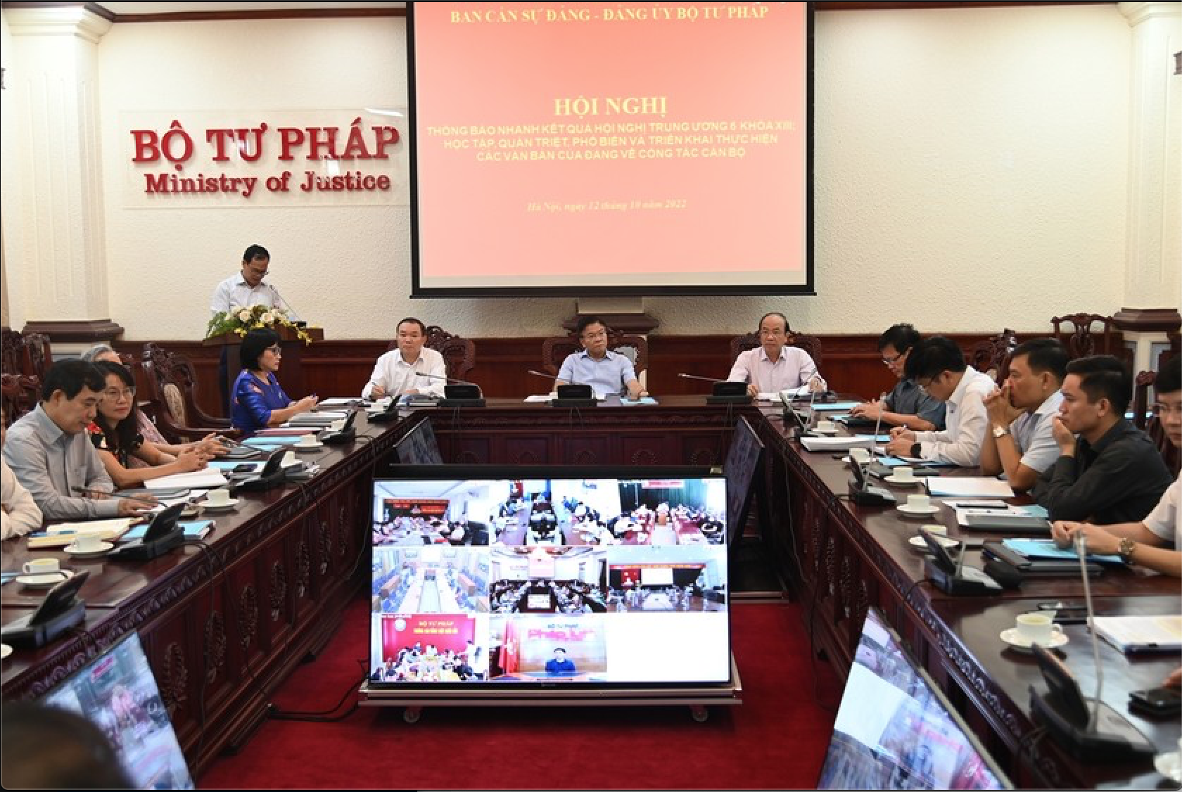 Triển khai thực hiện nghiêm các quy định về công tác cán bộ