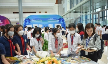 Xã hội hóa biên soạn sách giáo khoa: Đừng để học trò nghèo thiệt thòi