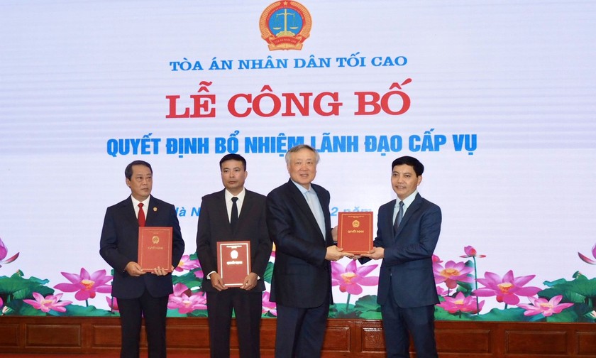 Ông Trần Đức Vinh nhận Quyết định bổ nhiệm Tổng biên tập Báo Công lý