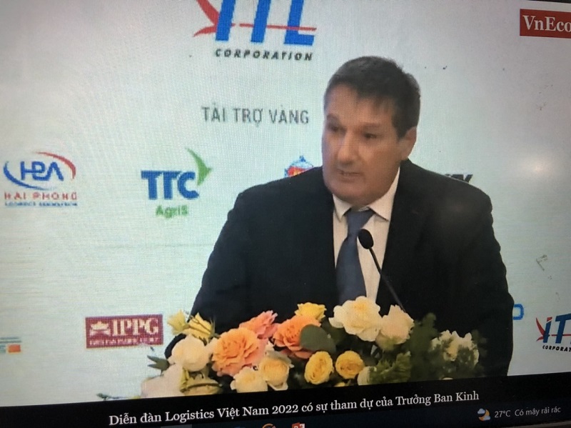 Ông Richard Szuflak, Tổng Giám đốc Văn phòng Tập đoàn DP World chia sẻ về kinh nghiệm tại Diễn đàn Logistics Việt Nam 2022 về mô hình liên hợp cảng kết hợp khu thương mại tự do