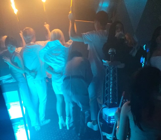 Hiện nhà hàng không có giấp phép phòng cháy chữa cháy, hoạt động không đảm bảo an toàn phòng cháy chữa cháy gây hiểm hoạ khôn lường.