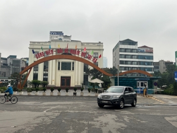 Bãi đỗ xe ngầm Mễ Trì Hạ: Vì sao chủ đầu tư vẫn ngang nhiên trông xe bất chấp lệnh cấm?