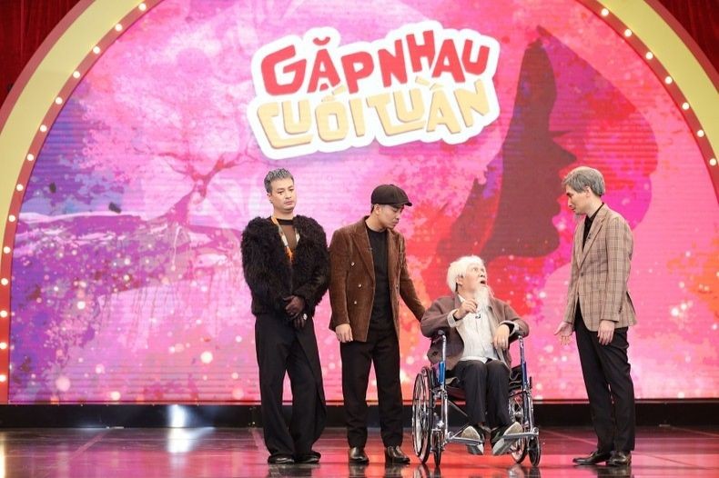 Gặp nhau cuối tuần sẽ biến hóa để bùng nổ tiếng cười