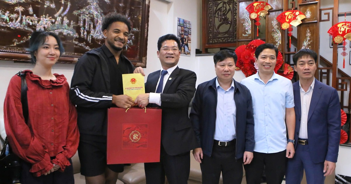 Cầu thủ Nguyễn Xuân Son đón Tết tại Thành Nam