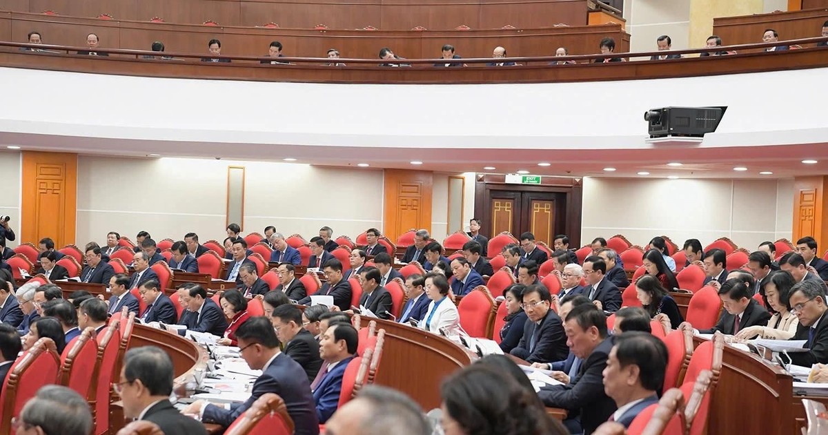 Tạm dừng tổ chức đại hội đảng bộ cấp xã, cấp huyện, sớm trình đề án sáp nhập một số tỉnh