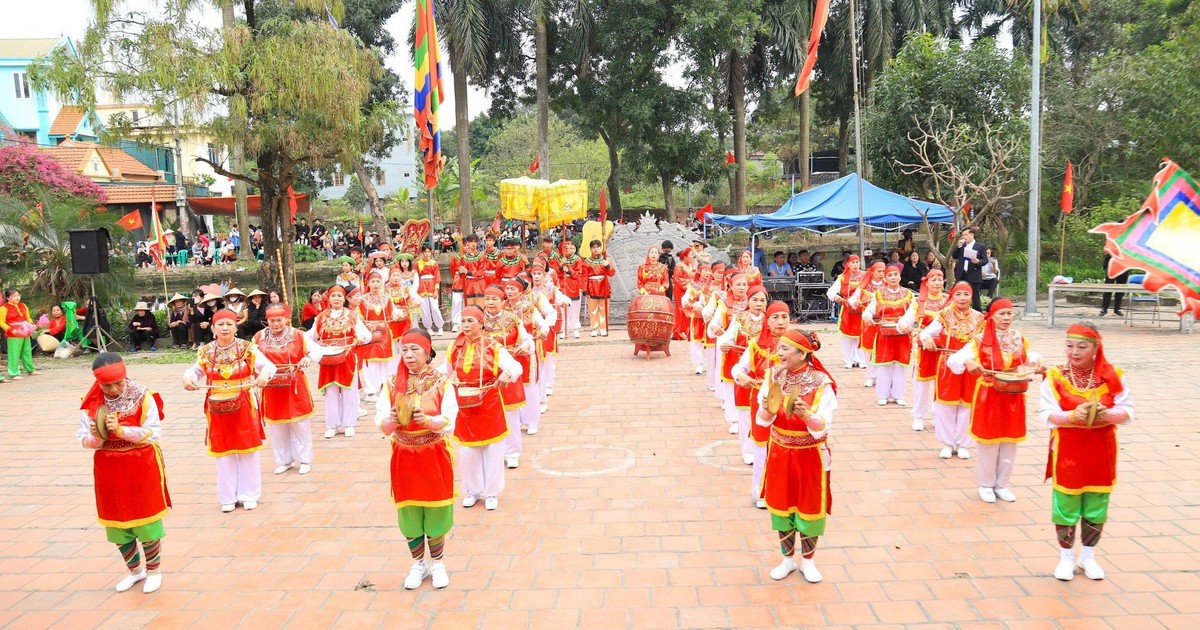 Hà Nội: Về làng Đường Yên xem nam nhân thi tài ‘kén rể’