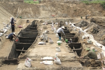 Bắc Ninh: Đi tìm lời giải về hai chiếc thuyền cổ vừa phát hiện gần thành Luy Lâu