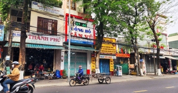 Bị rượt đuổi chém lúc rạng sáng, nam thiếu niên ở Quảng Ngãi rơi xuống đường tử vong