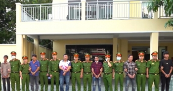 6 cán bộ Hải quan bị bắt vì tiếp tay buôn lậu xăng dầu