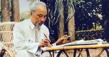 Tháng Năm nhớ Bác