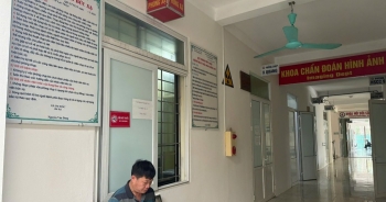 Khói thuốc lá - 'mối nguy' âm thầm ngay trong gia đình và nơi làm việc