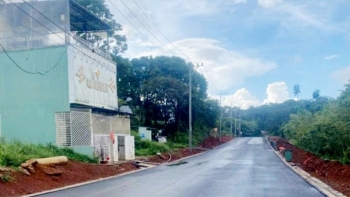 Hai thanh niên bị đâm thương vong trước quán Karaoke ở Măng Đen