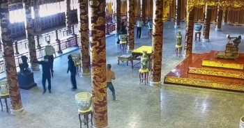 Yêu cầu báo cáo về vụ ngai vua triều Nguyễn bị xâm hại
