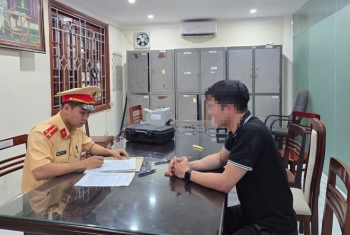 Lùi ô tô trên cao tốc Hà Nội - Thái Nguyên, tài xế bị phạt 35 triệu đồng